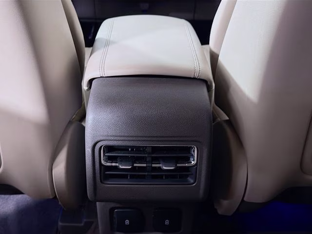 2023 Ceramic Pearl Metallic Tri-Coat Lincoln Corsair Reserve FWD SUV