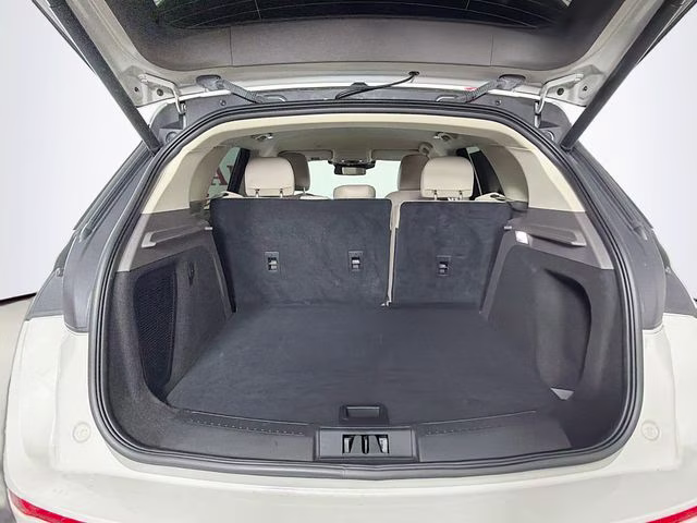 2023 Ceramic Pearl Metallic Tri-Coat Lincoln Corsair Reserve FWD SUV