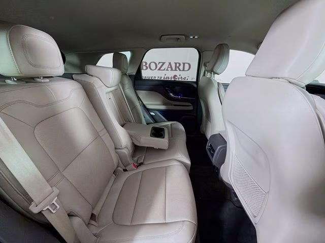 2023 Ceramic Pearl Metallic Tri-Coat Lincoln Corsair Reserve FWD SUV