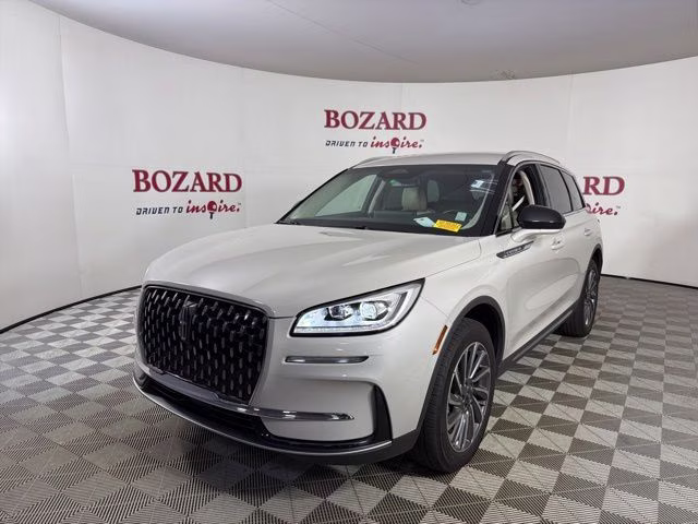 2023 Ceramic Pearl Metallic Tri-Coat Lincoln Corsair Reserve FWD SUV