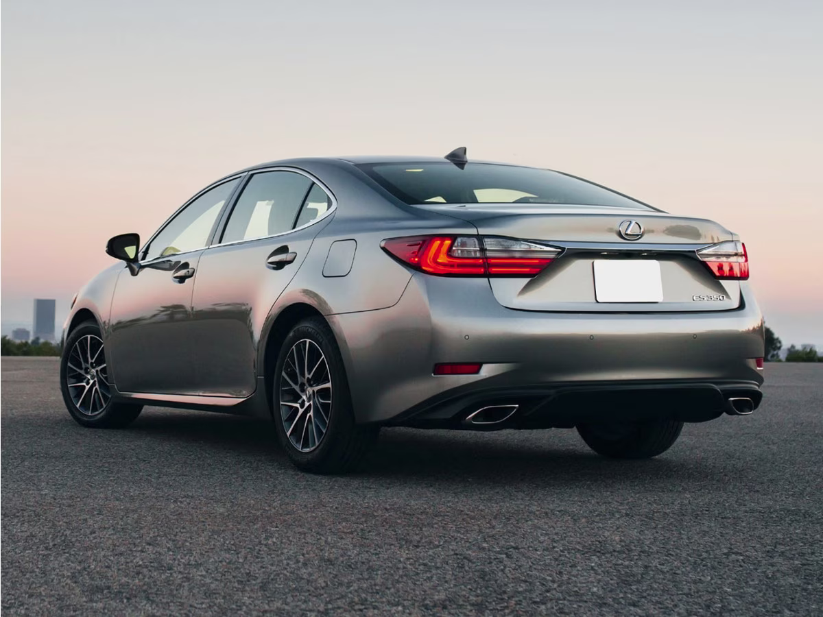 2016 White Pearl Lexus ES 350 FWD Sedan