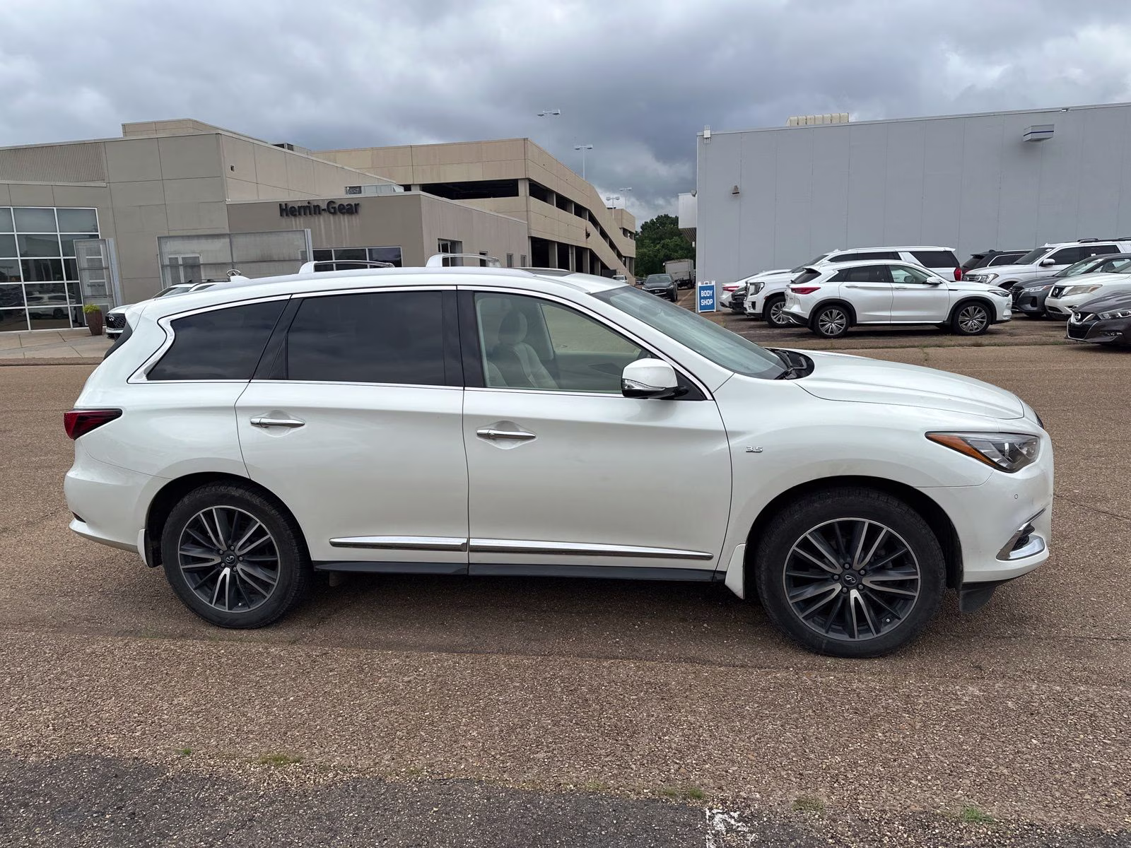2020 Majestic INFINITI QX60 LUXE AWD SUV