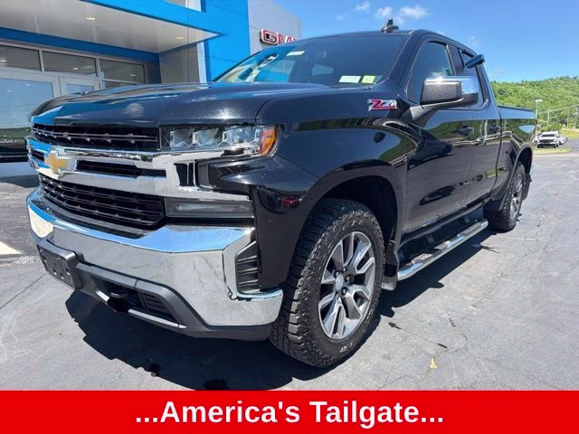 2019 Black Chevrolet Silverado 1500 LT 4X4 Truck