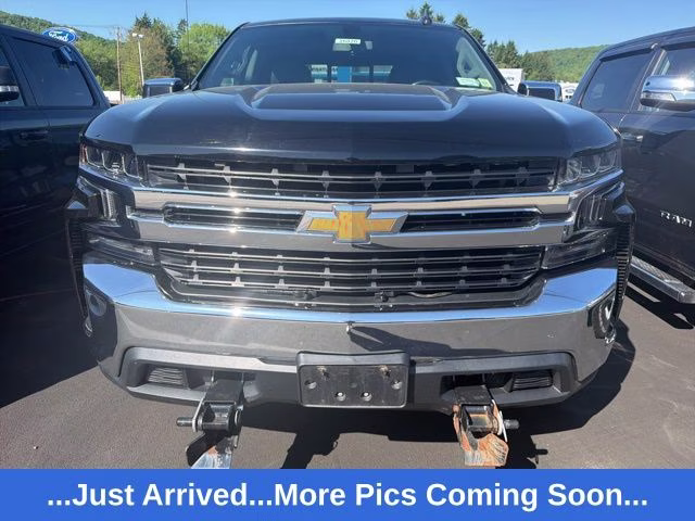 2019 Black Chevrolet Silverado 1500 LT 4X4 Truck