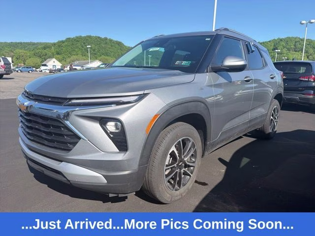 2025 Sterling Gray Metallic Chevrolet Trailblazer LT AWD SUV