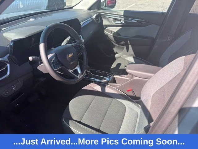 2025 Sterling Gray Metallic Chevrolet Trailblazer LT AWD SUV