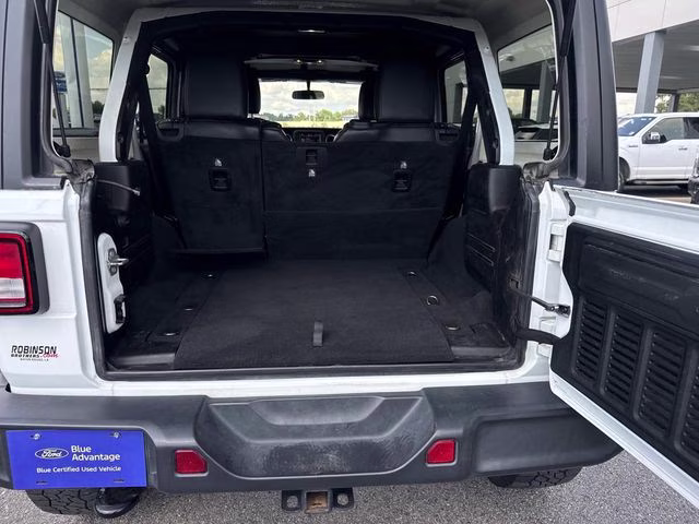 2019 Bright White Clearcoat Jeep Wrangler Unlimited Sahara 4X4 SUV