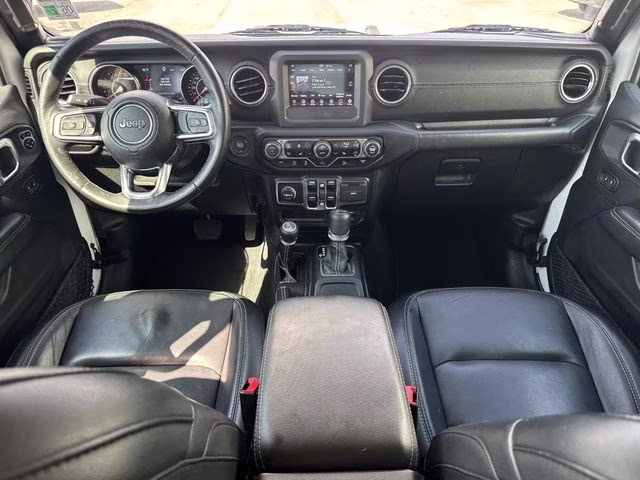 2019 Bright White Clearcoat Jeep Wrangler Unlimited Sahara 4X4 SUV