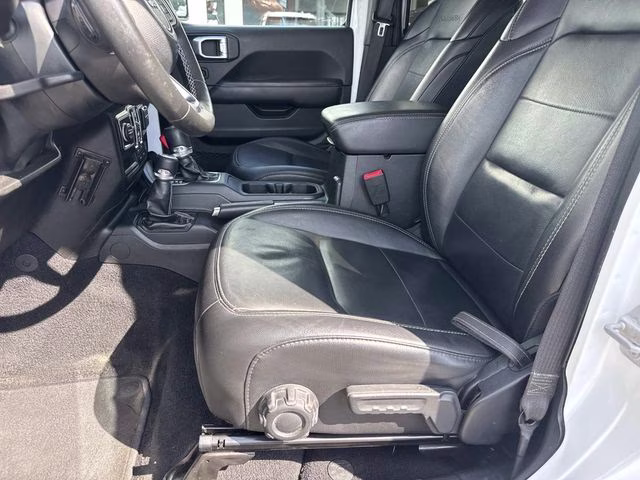 2019 Bright White Clearcoat Jeep Wrangler Unlimited Sahara 4X4 SUV