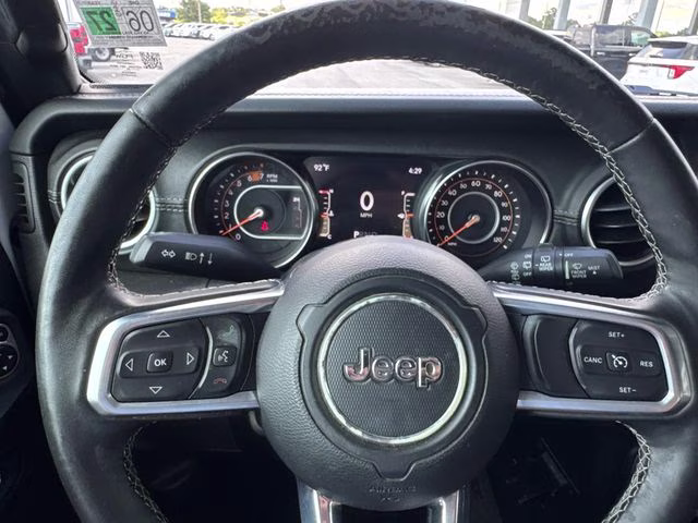 2019 Bright White Clearcoat Jeep Wrangler Unlimited Sahara 4X4 SUV