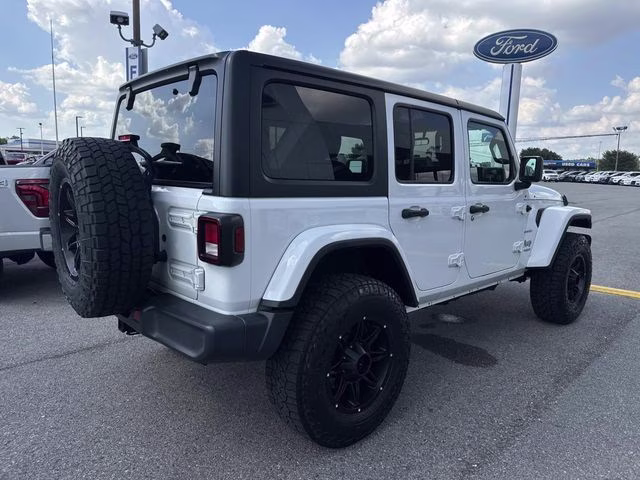 2019 Bright White Clearcoat Jeep Wrangler Unlimited Sahara 4X4 SUV