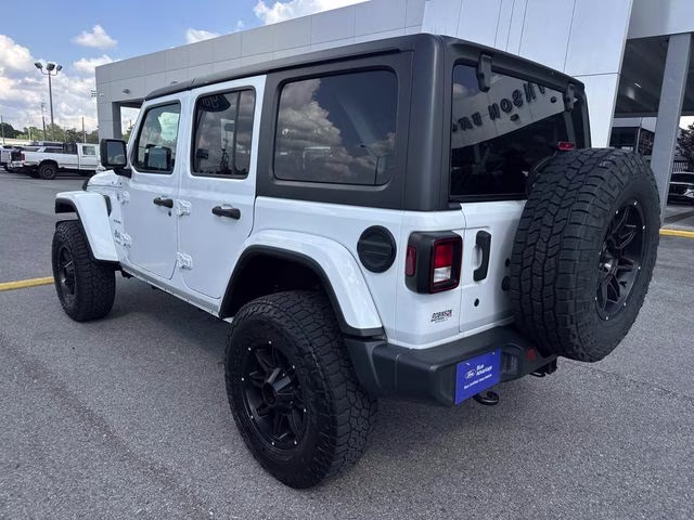 2019 Bright White Clearcoat Jeep Wrangler Unlimited Sahara 4X4 SUV