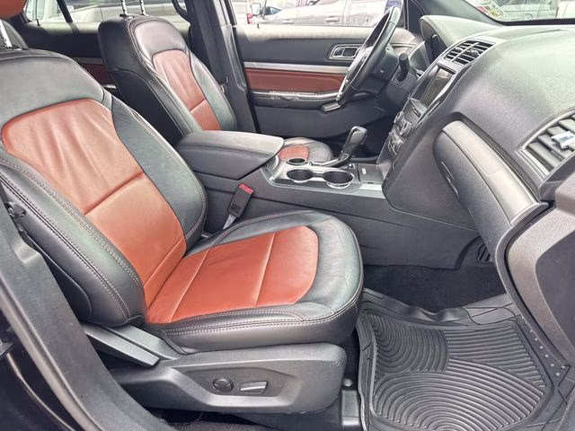 2019 Black Metallic Ford Explorer XLT FWD SUV
