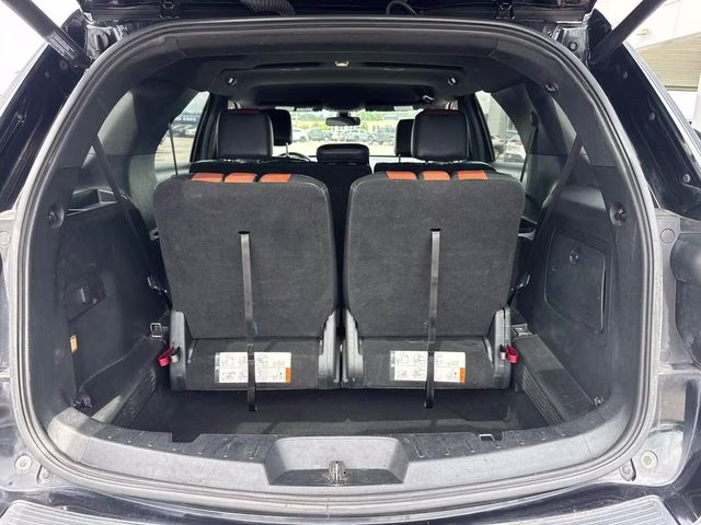 2019 Black Metallic Ford Explorer XLT FWD SUV
