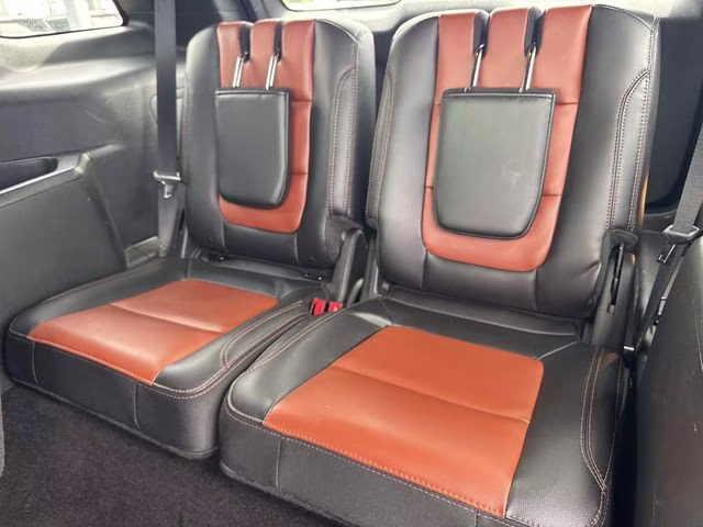 2019 Black Metallic Ford Explorer XLT FWD SUV