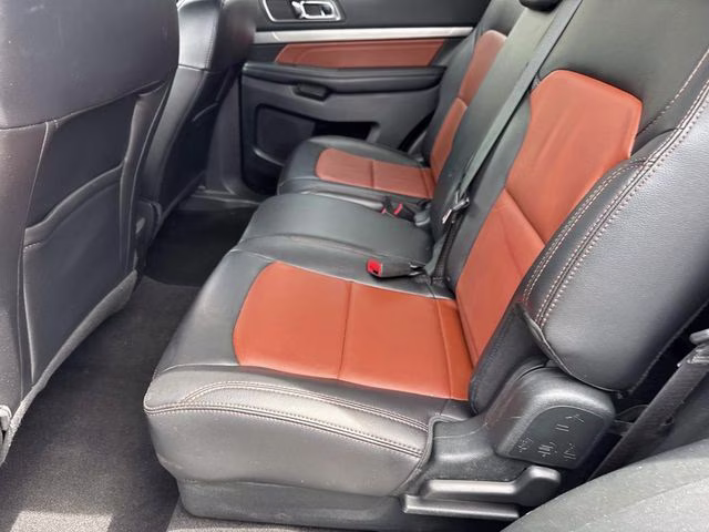 2019 Black Metallic Ford Explorer XLT FWD SUV