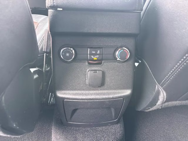 2019 Black Metallic Ford Explorer XLT FWD SUV