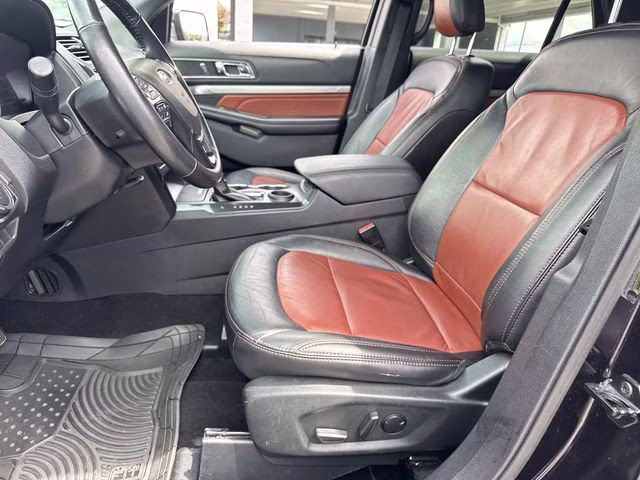 2019 Black Metallic Ford Explorer XLT FWD SUV
