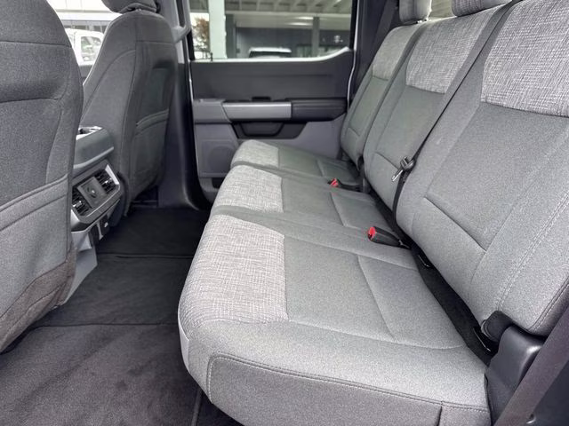 2023 Oxford White Ford Super Duty F-250 SRW XLT 4X4 Truck