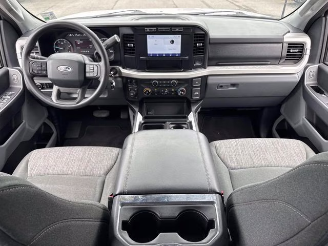 2023 Oxford White Ford Super Duty F-250 SRW XLT 4X4 Truck