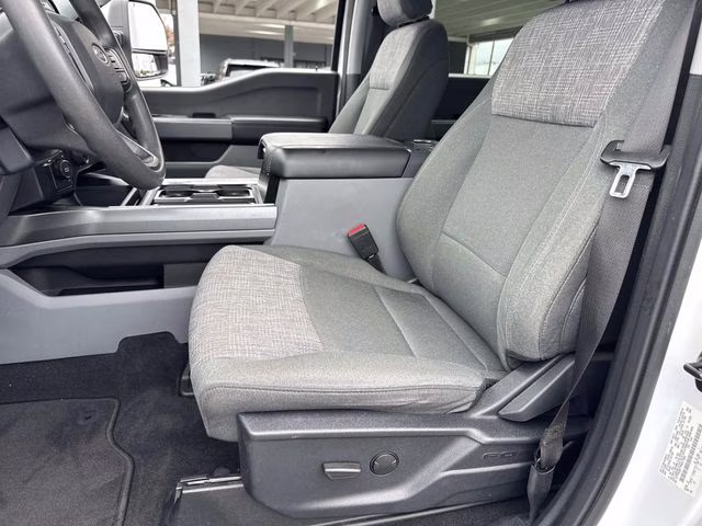 2023 Oxford White Ford Super Duty F-250 SRW XLT 4X4 Truck