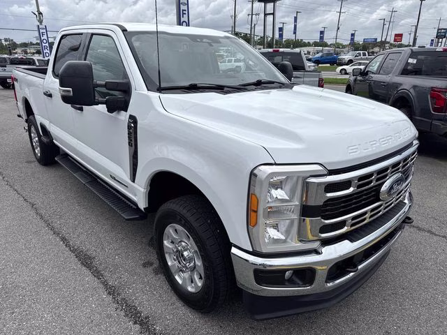 2023 Oxford White Ford Super Duty F-250 SRW XLT 4X4 Truck