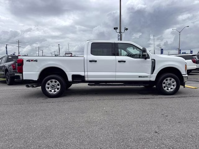 2023 Oxford White Ford Super Duty F-250 SRW XLT 4X4 Truck