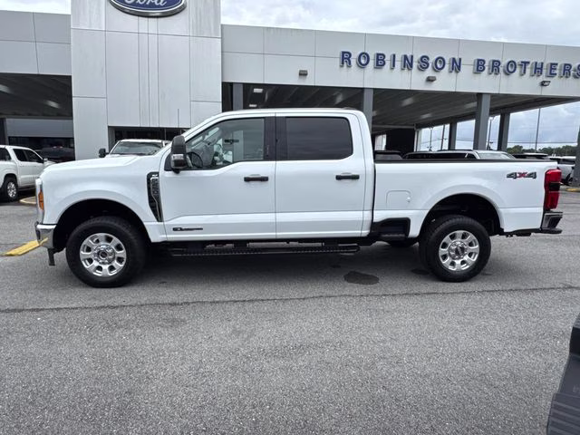 2023 Oxford White Ford Super Duty F-250 SRW XLT 4X4 Truck