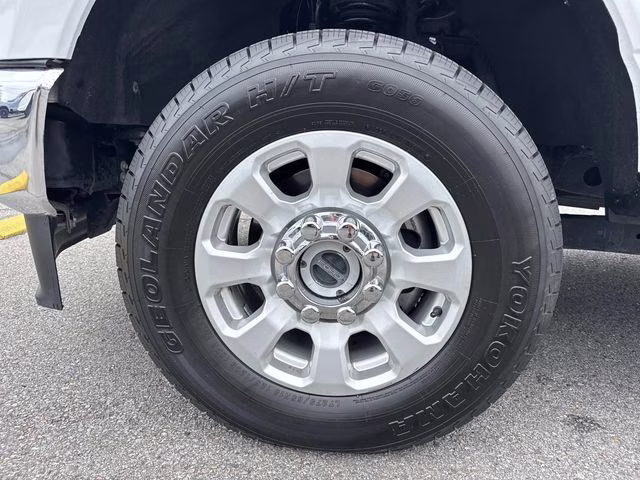 2023 Oxford White Ford Super Duty F-250 SRW XLT 4X4 Truck