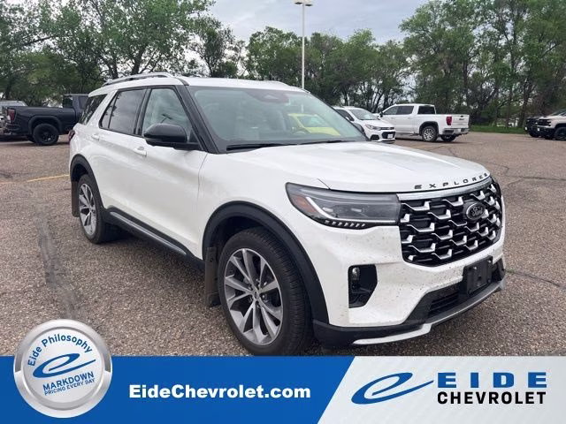 2025 White Metallic Ford Explorer Platinum 4X4 SUV
