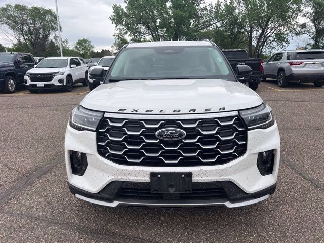 2025 White Metallic Ford Explorer Platinum 4X4 SUV