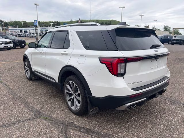 2025 White Metallic Ford Explorer Platinum 4X4 SUV