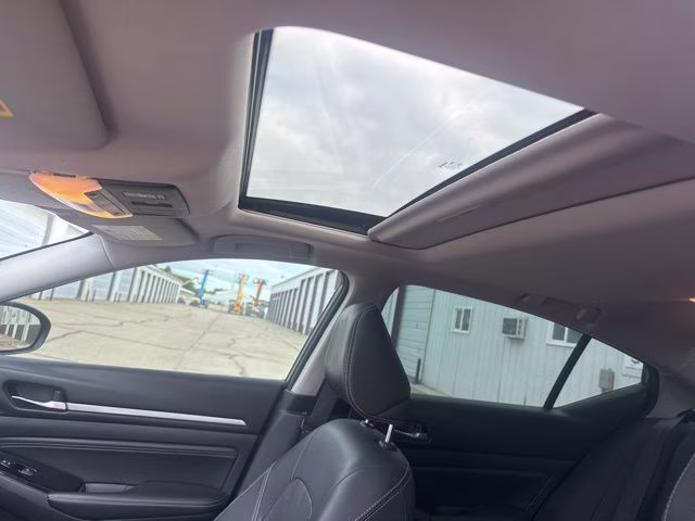 2020 Gun Metallic Nissan Altima 2.5 SL AWD Sedan