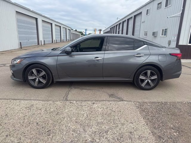 2020 Gun Metallic Nissan Altima 2.5 SL AWD Sedan
