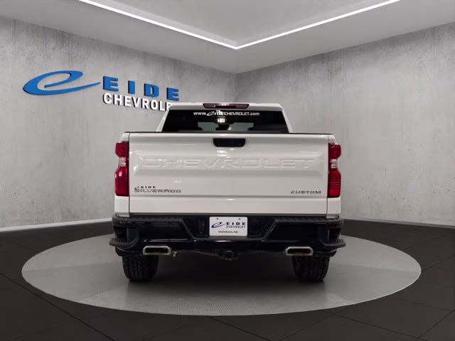 2024 Summit White Chevrolet Silverado 1500 Custom Trail Boss 4X4 Truck