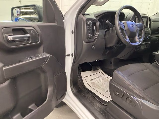 2024 Summit White Chevrolet Silverado 1500 Custom Trail Boss 4X4 Truck