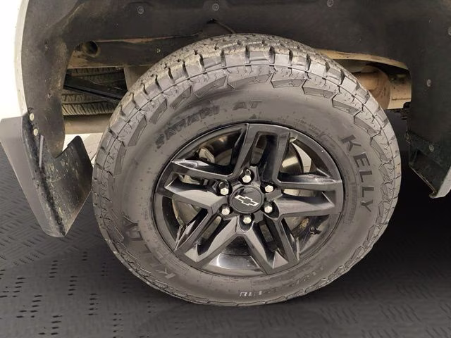 2024 Summit White Chevrolet Silverado 1500 Custom Trail Boss 4X4 Truck