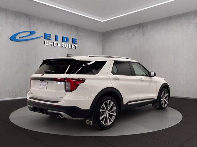 2025 White Metallic Ford Explorer Platinum 4X4 SUV
