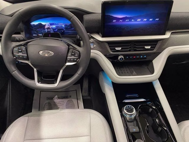2025 White Metallic Ford Explorer Platinum 4X4 SUV