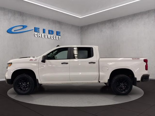2024 Summit White Chevrolet Silverado 1500 Custom Trail Boss 4X4 Truck