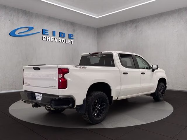 2024 Summit White Chevrolet Silverado 1500 Custom Trail Boss 4X4 Truck