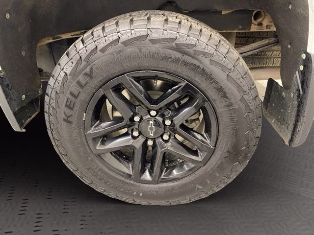 2024 Summit White Chevrolet Silverado 1500 Custom Trail Boss 4X4 Truck