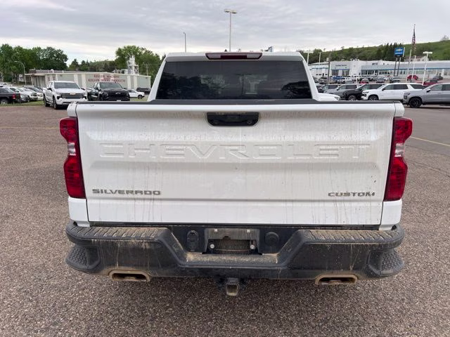 2024 Summit White Chevrolet Silverado 1500 Custom Trail Boss 4X4 Truck