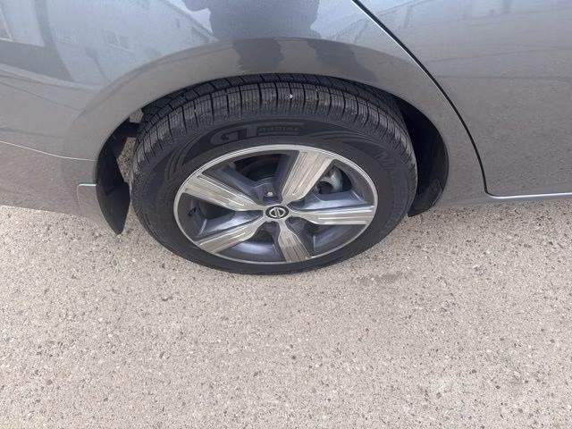2020 Gun Metallic Nissan Altima 2.5 SL AWD Sedan