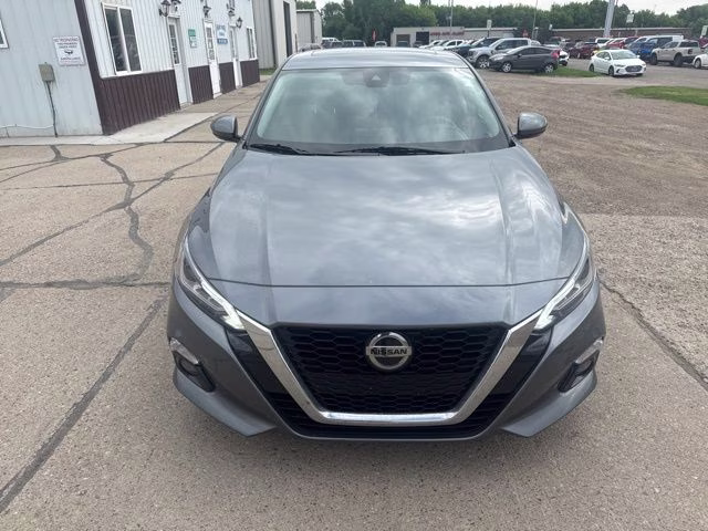 2020 Gun Metallic Nissan Altima 2.5 SL AWD Sedan