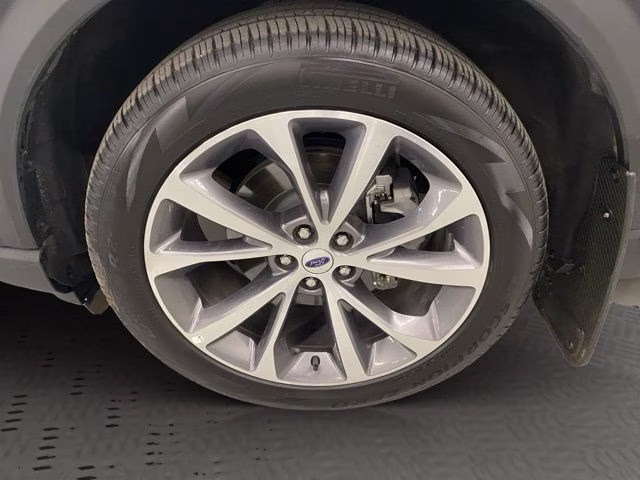 2025 White Metallic Ford Explorer Platinum 4X4 SUV