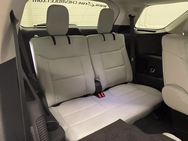2025 White Metallic Ford Explorer Platinum 4X4 SUV