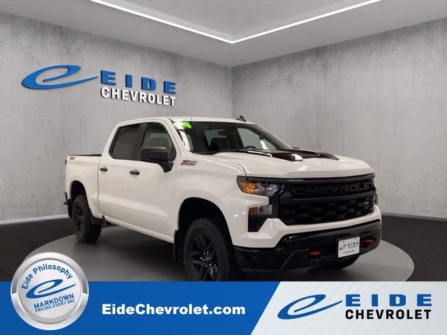 2024 Summit White Chevrolet Silverado 1500 Custom Trail Boss 4X4 Truck