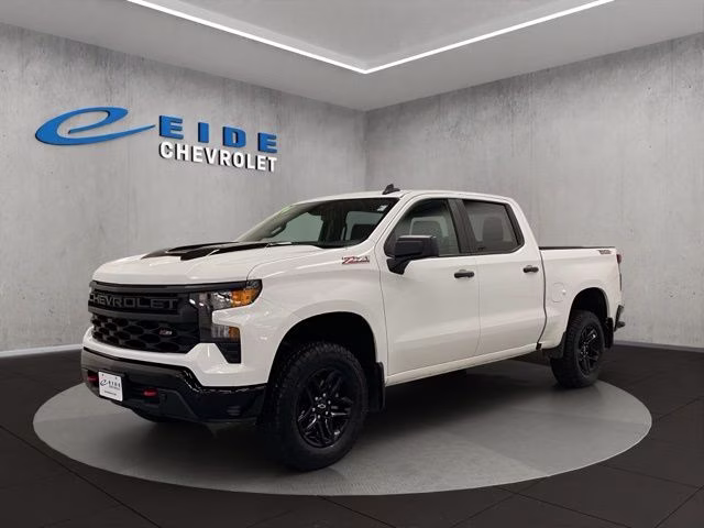 2024 Summit White Chevrolet Silverado 1500 Custom Trail Boss 4X4 Truck