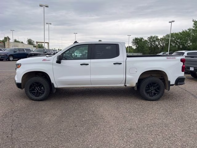 2024 Summit White Chevrolet Silverado 1500 Custom Trail Boss 4X4 Truck